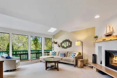 Image de Seaport Vista-Ocean view home
