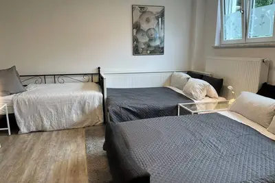 Image de Spacious and quiet  1-bedroom  place in Munich. Fully equipped sleeps 7 guests!