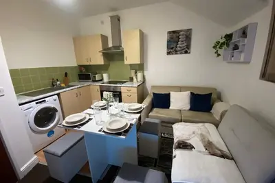 Image de Cosy lovely place, in the heart of Wolverhampton. A stone throw to many places.