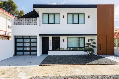 Image de Modern & Spacious Retreat in Hato Rey | Sleeps 16+