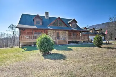 Image de Garnerland in Luray 6-Br 3 Bath house with Hot Tub WiFi Pet Friendly in Luray Va