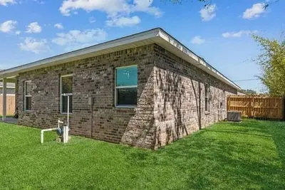 Image de 3-bdrm house in welcoming Mary Esther, minutes from Navarre Beach, with Ac, WiFi