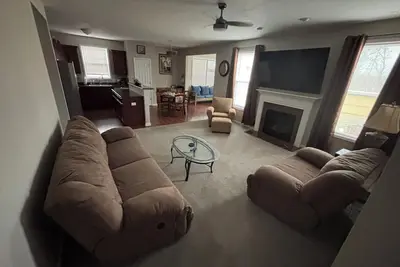 Image de Spacious 5-bedroom house with game room, near downtown Noblesville and Ruoff