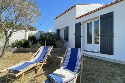 Image de Maison de Vacances Confortable près des Commerces et Plage - 4 Personnes, Terrasse Privée
