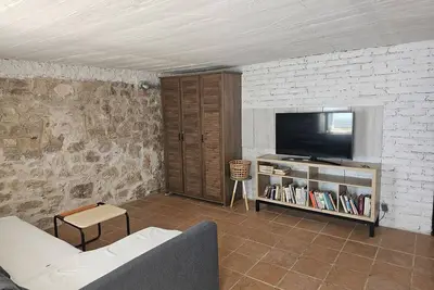 Image de Stone house with 3-bedrooms and big terrace-pet friendly