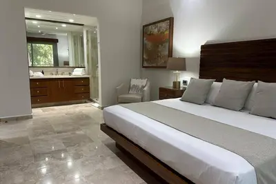 Image de Playa Royale One Bedroom 2 Bathrooms High speed Internet unit 3102