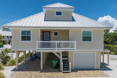 Image de Woodwind Beach 11 | Pet Friendly | Beachfront | Community Pool | Sleeps 6