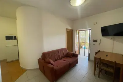 Image de Comfortable three-room apartment with two bathrooms and ground floor - Porticello