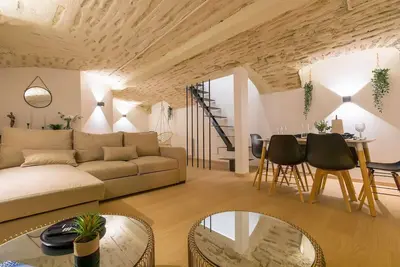Image de La pierre blanche- Appartement atypique au centre de la ville -Sr Loc