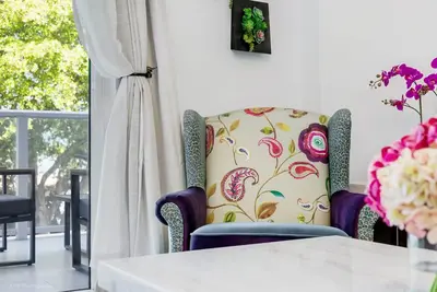 Image de Lux 2br City-View Retreat in Hollywood, 2nd Floor