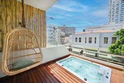 Image de Central apartment with Jacuzzi near Bograshov Beach by HolyGuest
