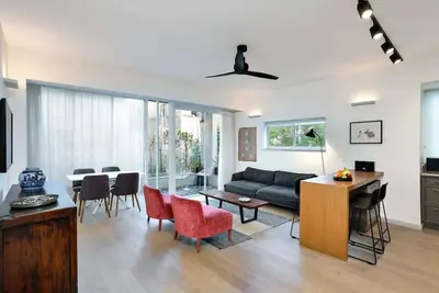 Image de Contemporary 3br in Shenkin by HolyGuest