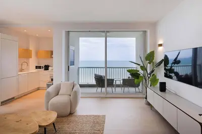 Image de Blue Sea 2br in front of the beach by HolyGuest