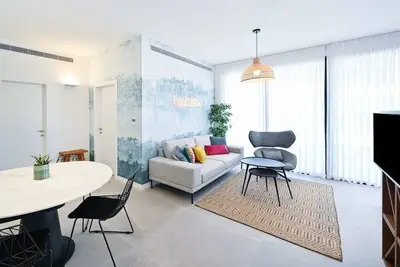 Image de Designer 2br steps from the Shouk by HolyGuest