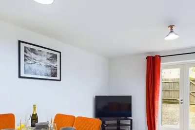 Image de Ideal For Business | Long Stays | Parking & Wifi