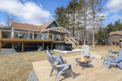 Image de Lakeside villa, Hot Tub, king size bed