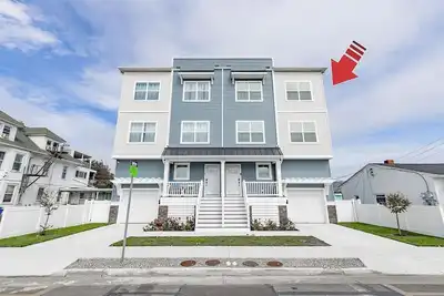 Image de New! ! ! 2 blocks from boardwalk, beach, rooftop, parking, bikes
