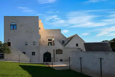 Image de Charming Masseria with Spa: Deluxe Room with Xl Shower and Chromotherapy