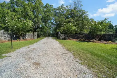 Image de 77 Acre Country Estate that sleeps 14