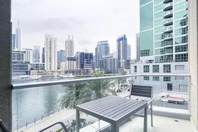 Image de Luxury 2b Apt with Full Marina Views - Delphine