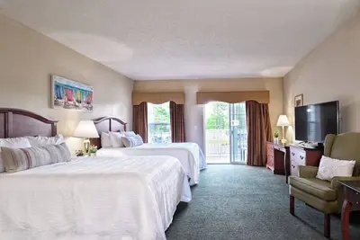 Image de Unwind in Serene Quaint Room Near Outdoor Activities with Indoor Pool
