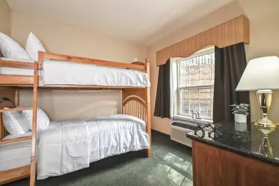 Image de 2 Rooms with Scenic Views, Enjoy Outdoor Activities | Pool | Pet-Friendly