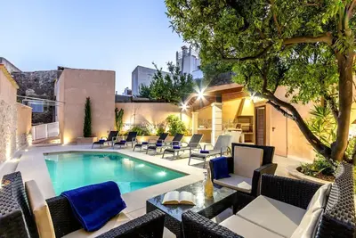 Image de Casa Del Pueblo - Quatre Chambres Appartement, Couchages 8