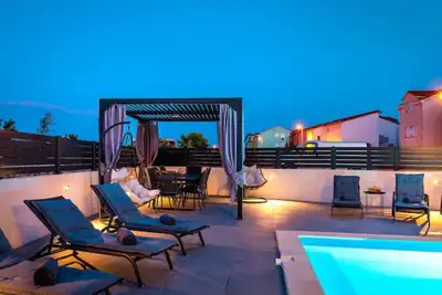 Image de Apartments Villa Lux - Villa With pool