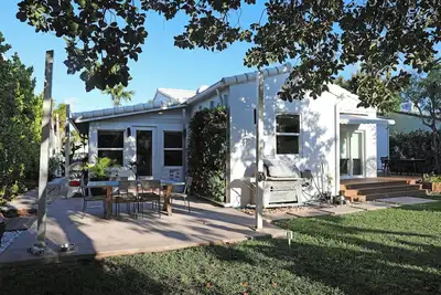 Image de New! Charming 3-bed modern beach house with beautiful garden