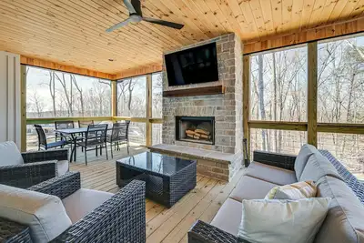 Image de Nolin Lake Views: Spacious Home in Clarkson!