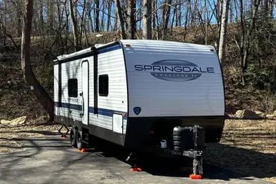 Image de Cozy Rv with Ac and WiFi in charming Bryson City