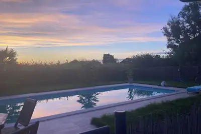 Image de grande villa grande piscine rare sur la région