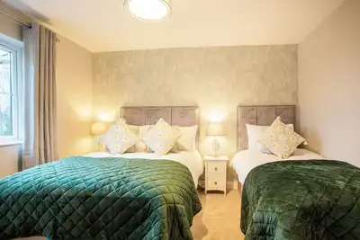 No 31 Killarney Holiday Village for 8! Ideal Location!