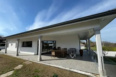 Image de Maison familiale avec piscine. Proche Bordeaux, St emilion, Arcachon