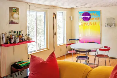 Image de Alpine Lounge; Fireplace; Large Yard; Good Vibes