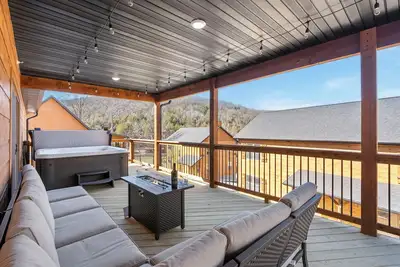 Image de Private Hot Tub-Firepit-Water View-Cmty Indoor Pool-Daily Attraction Tickets