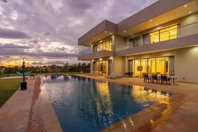 Image de Vivez l'Excellence : Une Villa de Rêve au Cœur de Marrakech ✨