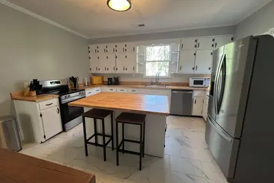 Image de Charming 3 bedroom - Two Blocks from the Fountain