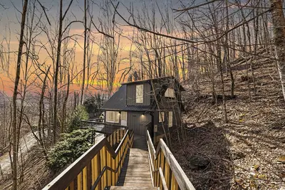 Image de Cozy Chalet Getaway, Hot Tub, Pet-Friendly, WiFi, Ac in Seven Devils