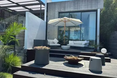 Image de Phegans Bay Waterfront Haven, perfect for two families and their furry friend.