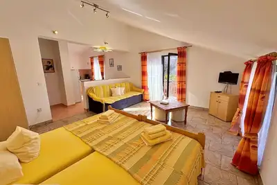 Image de Garçonnière avec le balcon Soline, Krk (As-24045-a)