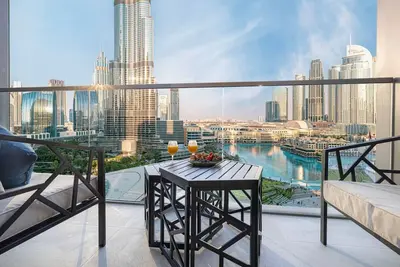 Image de Burj & Fountain Views | Luxe 2br w/ Ps5 + Parking