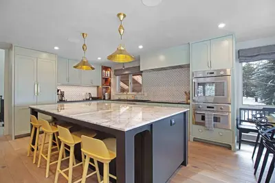 Image de Contemporary Tyrolean Haven: Spacious 6-Bedroom Retreat in Sun Valley