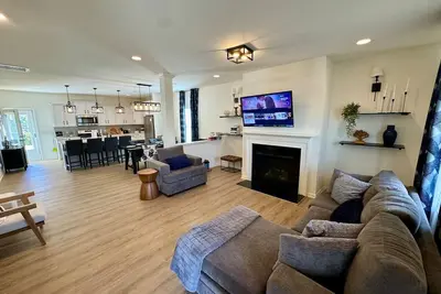 Image de New 4 Bedroom w/ Fitness Center, & Parks