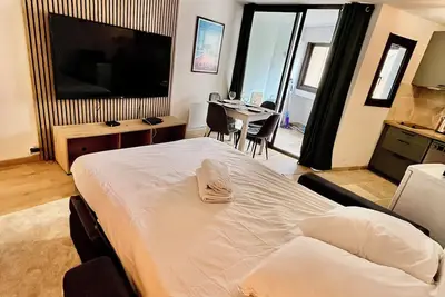 Image de Appartement 2p cosy et pratique, plage à 3 min, parking privé inclus