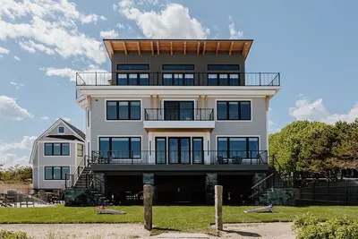 Image de Tidal House + Beach Haven by Bayley Vacation Rentals