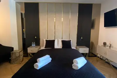 Image de Deluxe Suite walking distance to Krakow Old Town & Castle with pool, sauna & gym