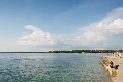Image de Maison de vacances privée avec Wifi, climatisation, bain à remous, Tv, terrasse, animaux admis