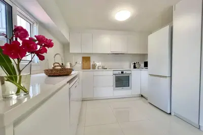 Image de Villa surrounded by pine trees with sea views - ServHouse