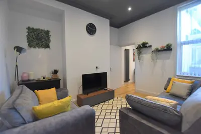 Image de Dwell Living Central Stylish 4bd Contractor Family Friendly